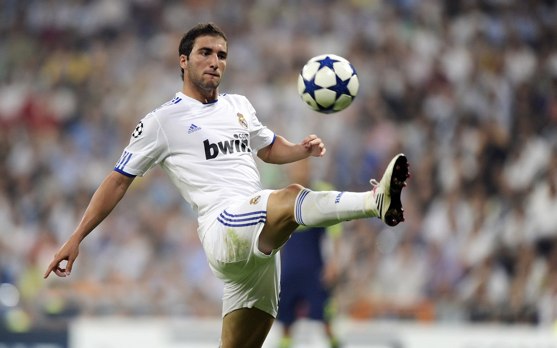 世界电子竞技大奖颁奖典礼现场盛况空前，行业盛事聚焦，2020年度电子竞技奖项